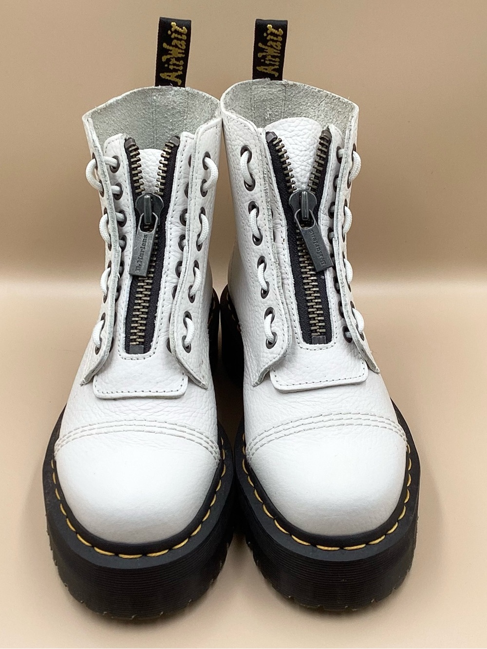 Like New Dr. Martens White Leather Sinclair Platform Lace-Up Boots Size 8 - Picture 3 of 11
